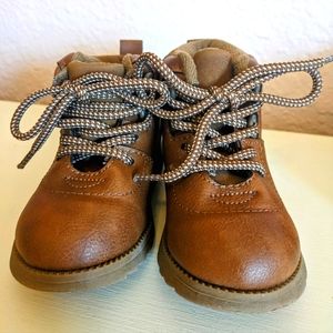 Oshkosh toddler boy boots Size 6